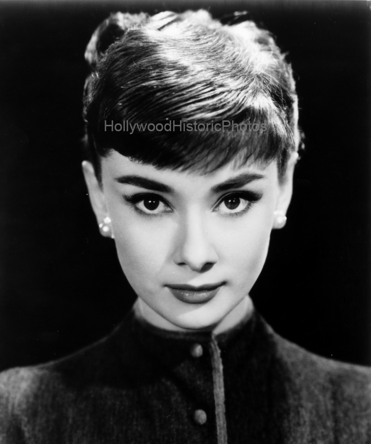 Audrey Hepburn 1954 Sabrina wm.jpg